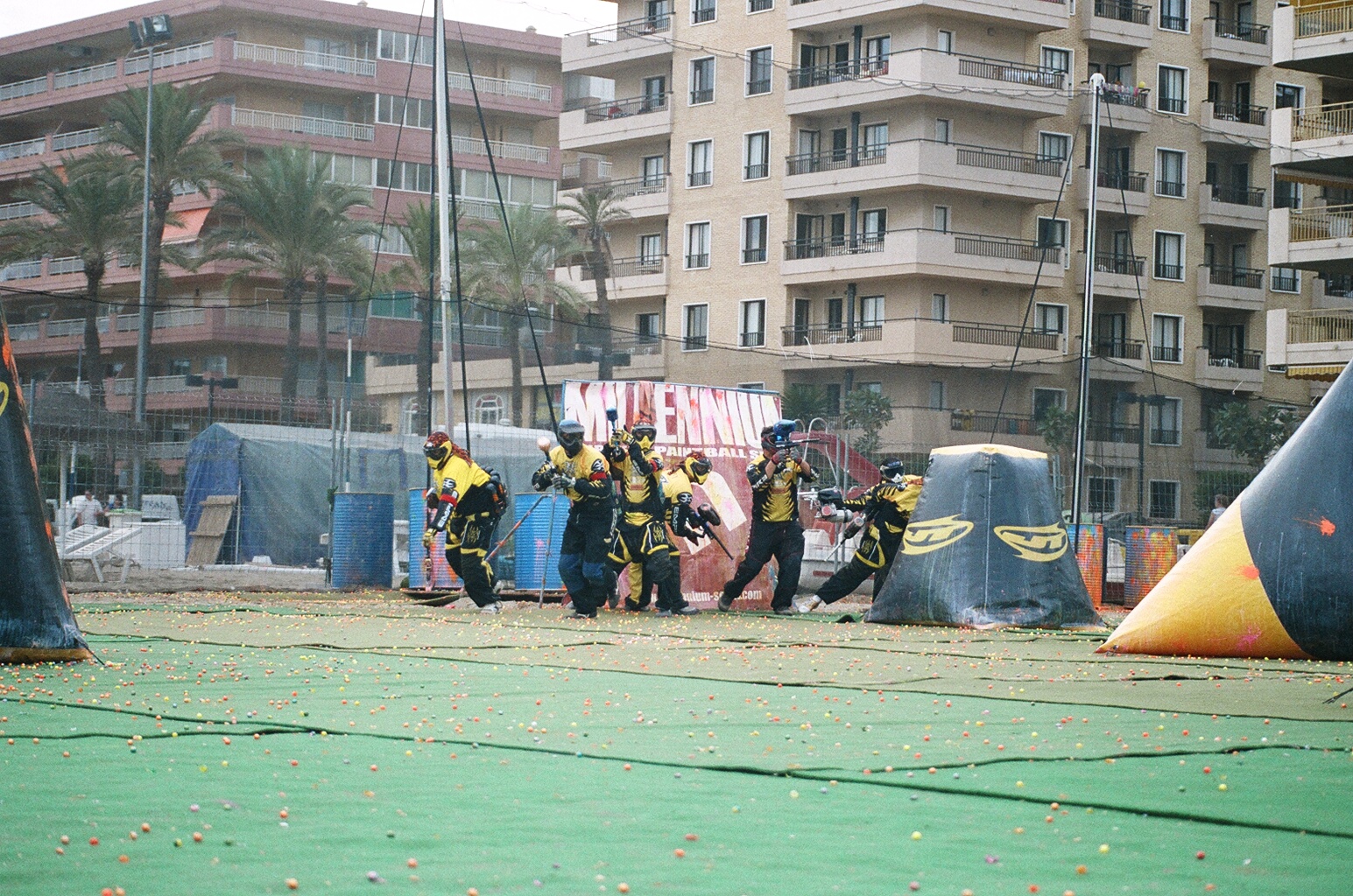Fotografía MB 10008 en el álbum Malaga Beach 2004